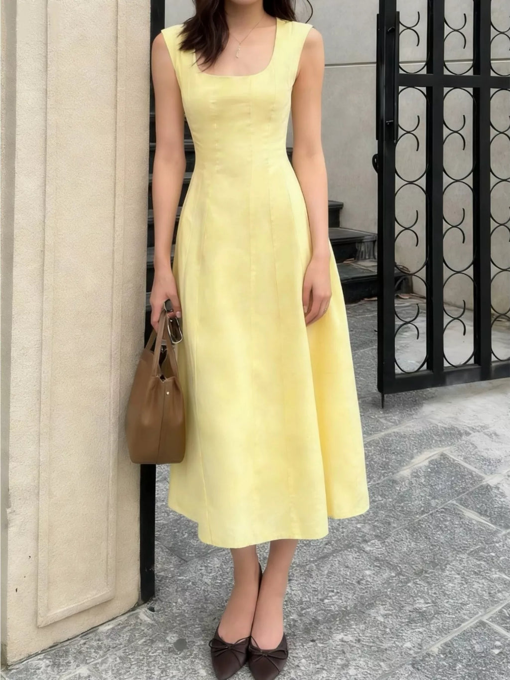 Sleeveless Scoop Neck A-Line Midi Dress