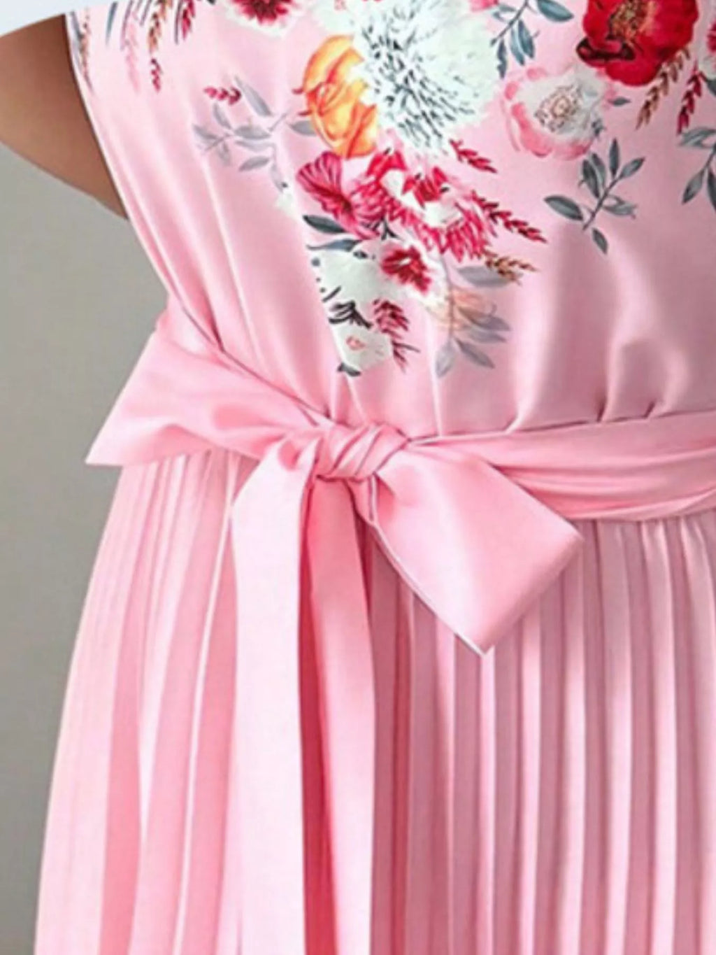 Halter Neck Floral Print Pleated Maxi Dress