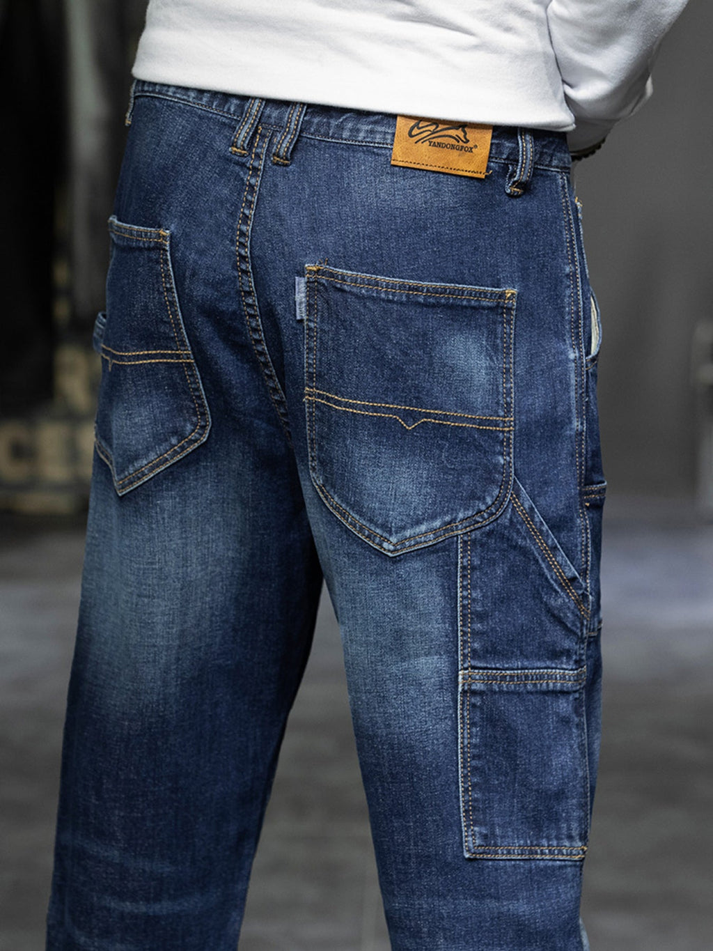 Men's Relaxed Fit Cargo Jeans