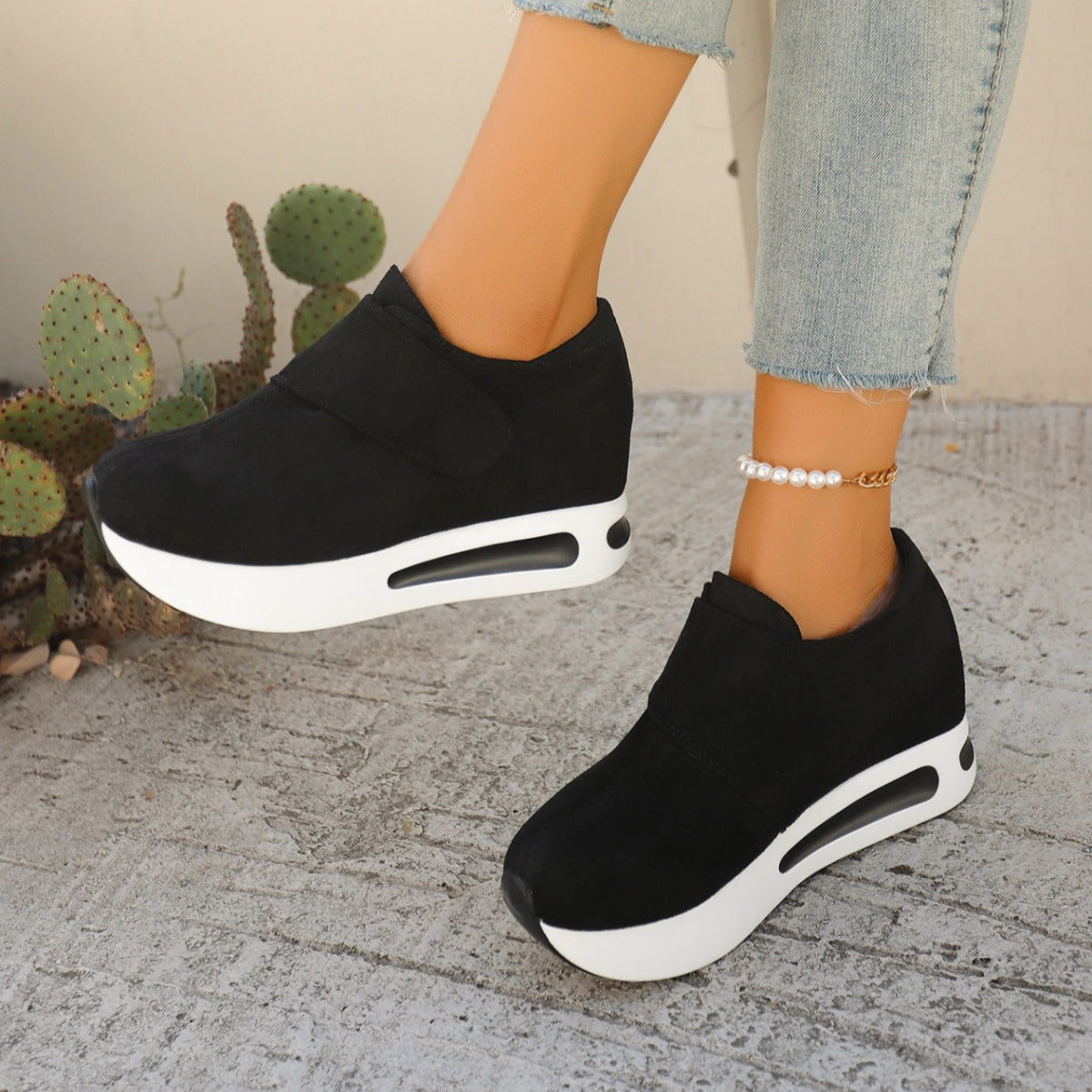 Round Toe Platform Sneakers