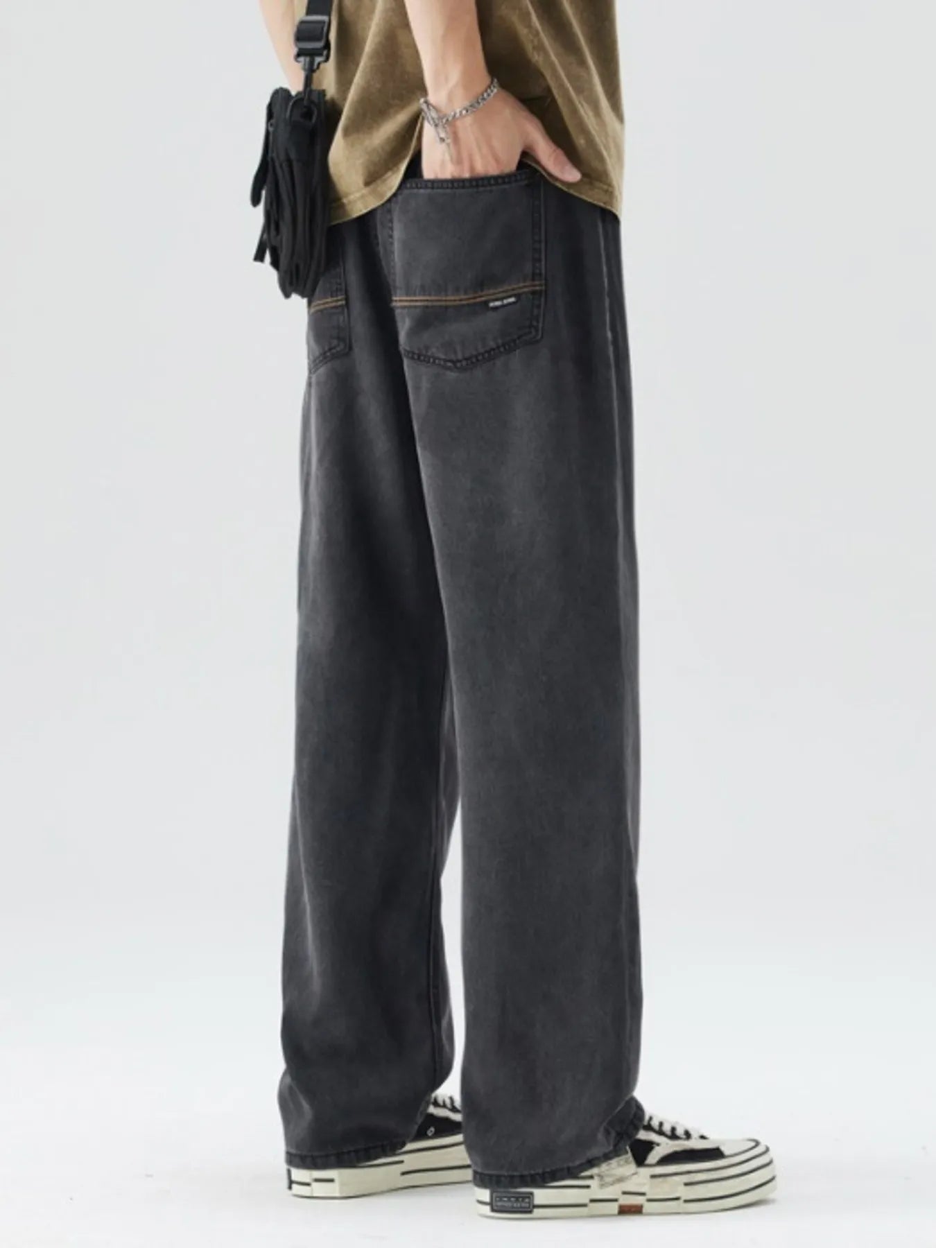 Men's Wide-Leg Relaxed Fit Jeans