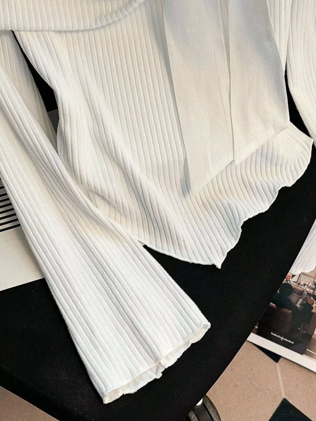 Off-Shoulder Bowknot Ribbed Knit T-Shirt