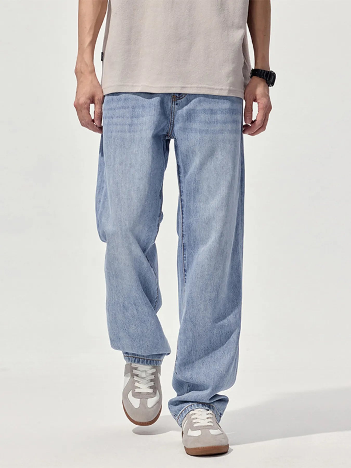 Men's Relaxed Fit Straight Leg Jeans