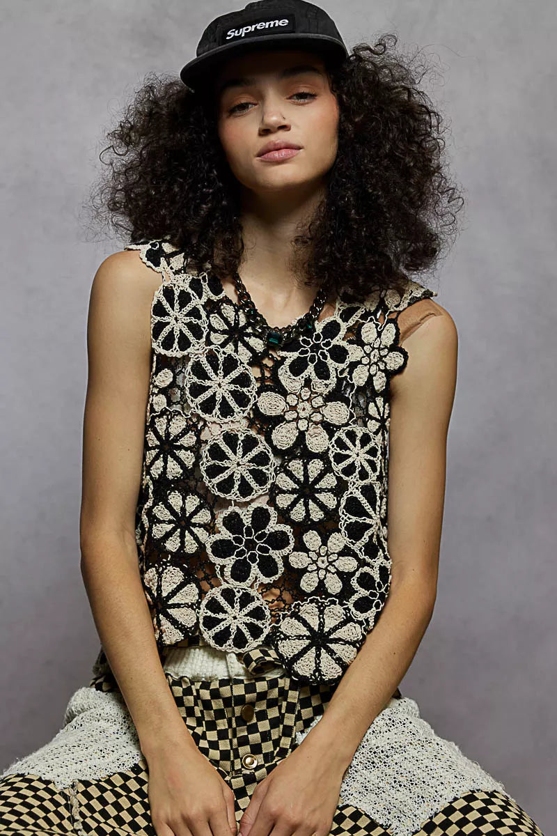 POL Round Neck Floral Crochet Sleeveless Cropped Top