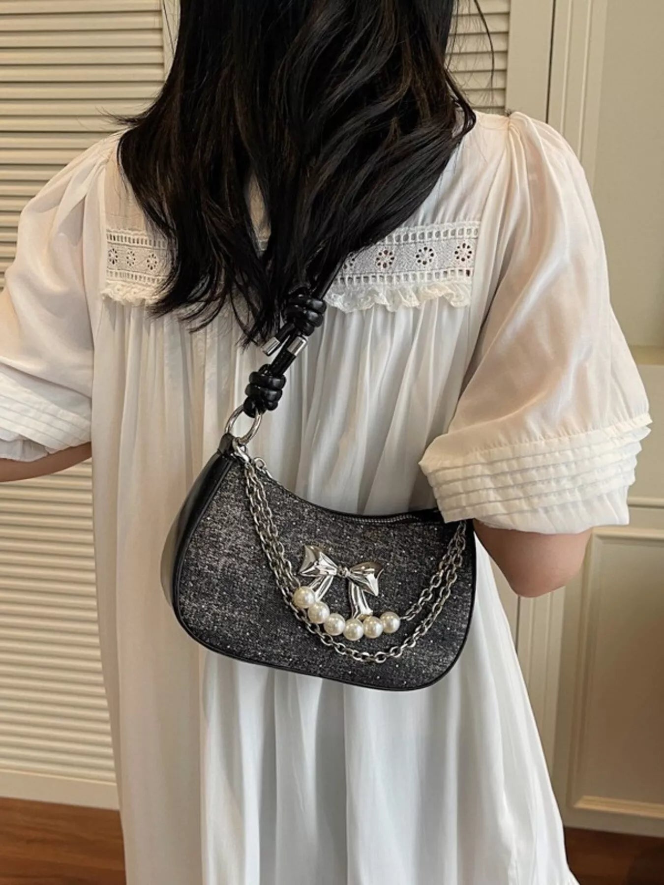Bow Decor Chain Crossbody Bag