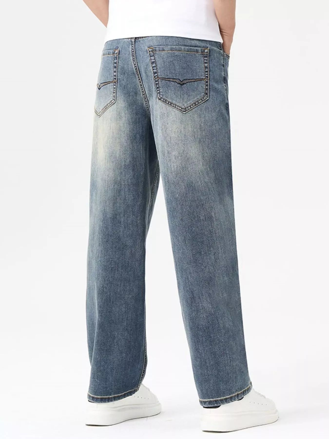 Men's Relaxed Fit Washed Jeans