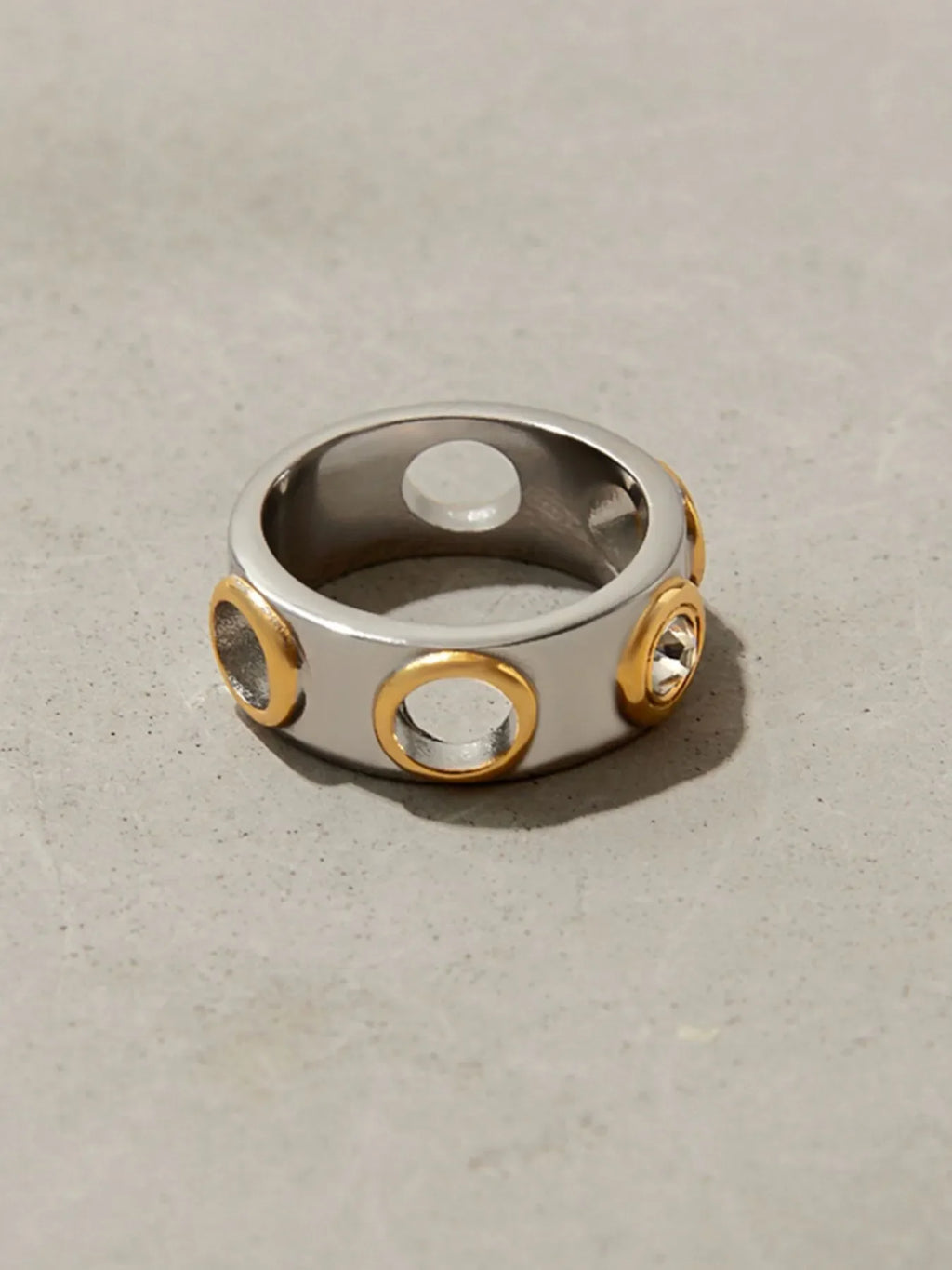 Two-Tone Cutout Ring