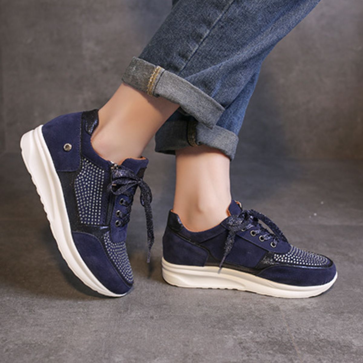 Lace Up Round Toe Sneakers