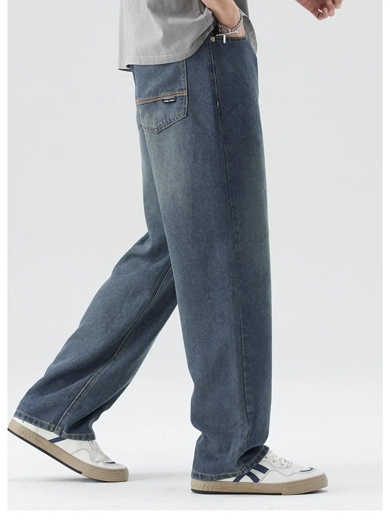 Men's Wide-Leg Relaxed Fit Jeans