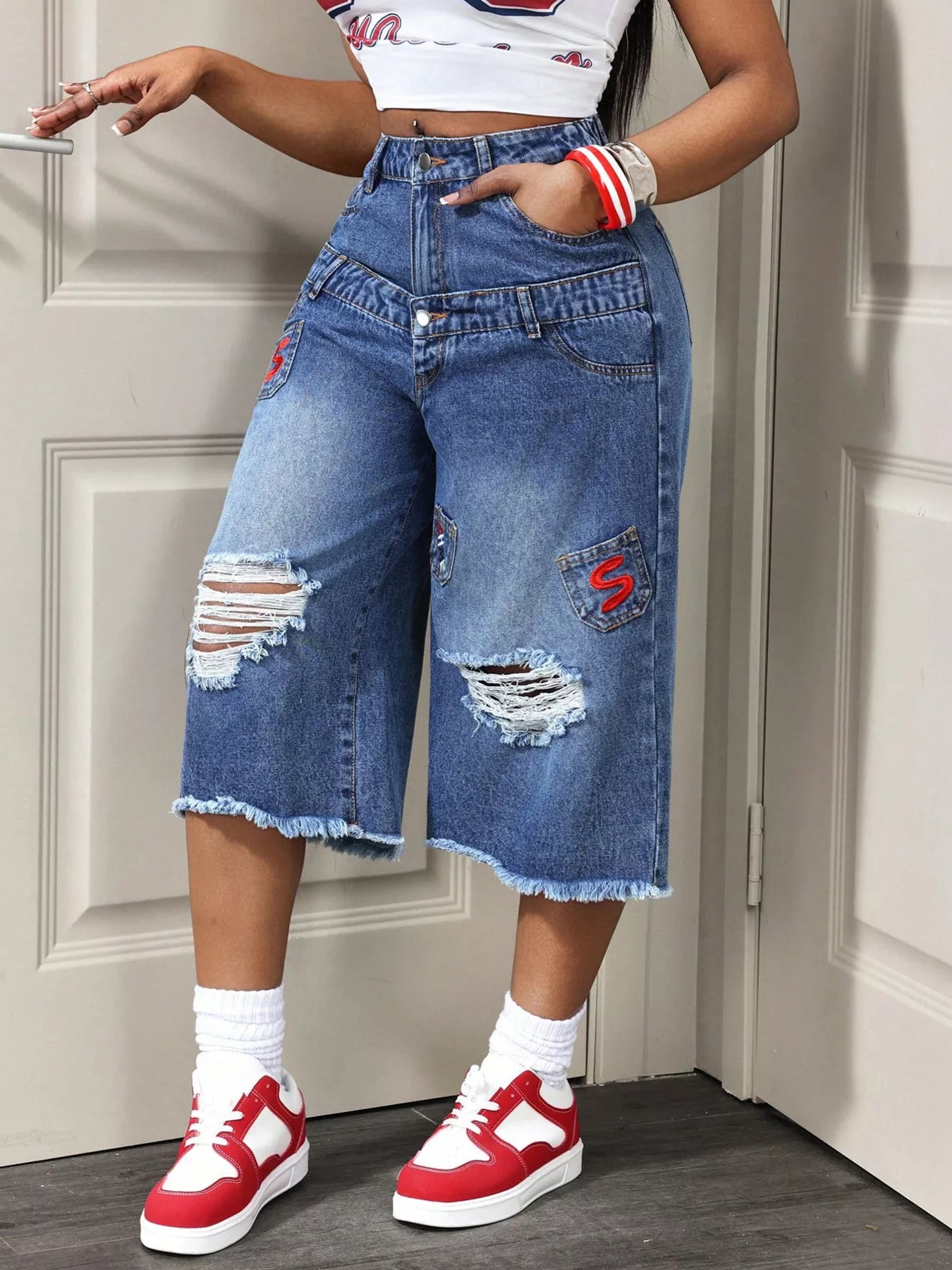 Distressed Wide-Leg Denim Capris