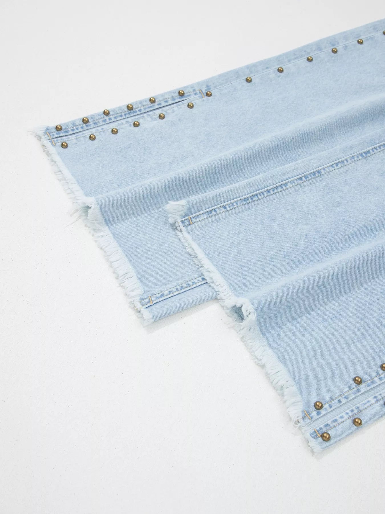 Studded Side Slit Leg Frayed Pocketed Wide Leg Jeans