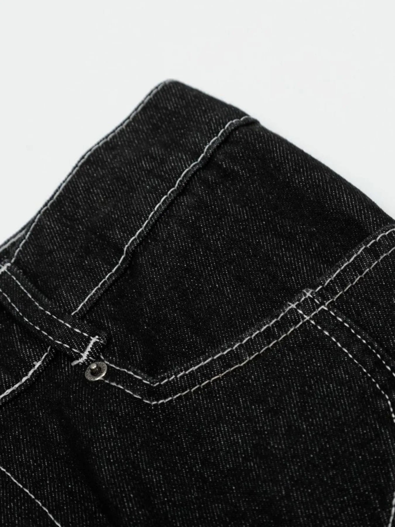 Men's Wide-Leg Jeans with Contrast Stitching