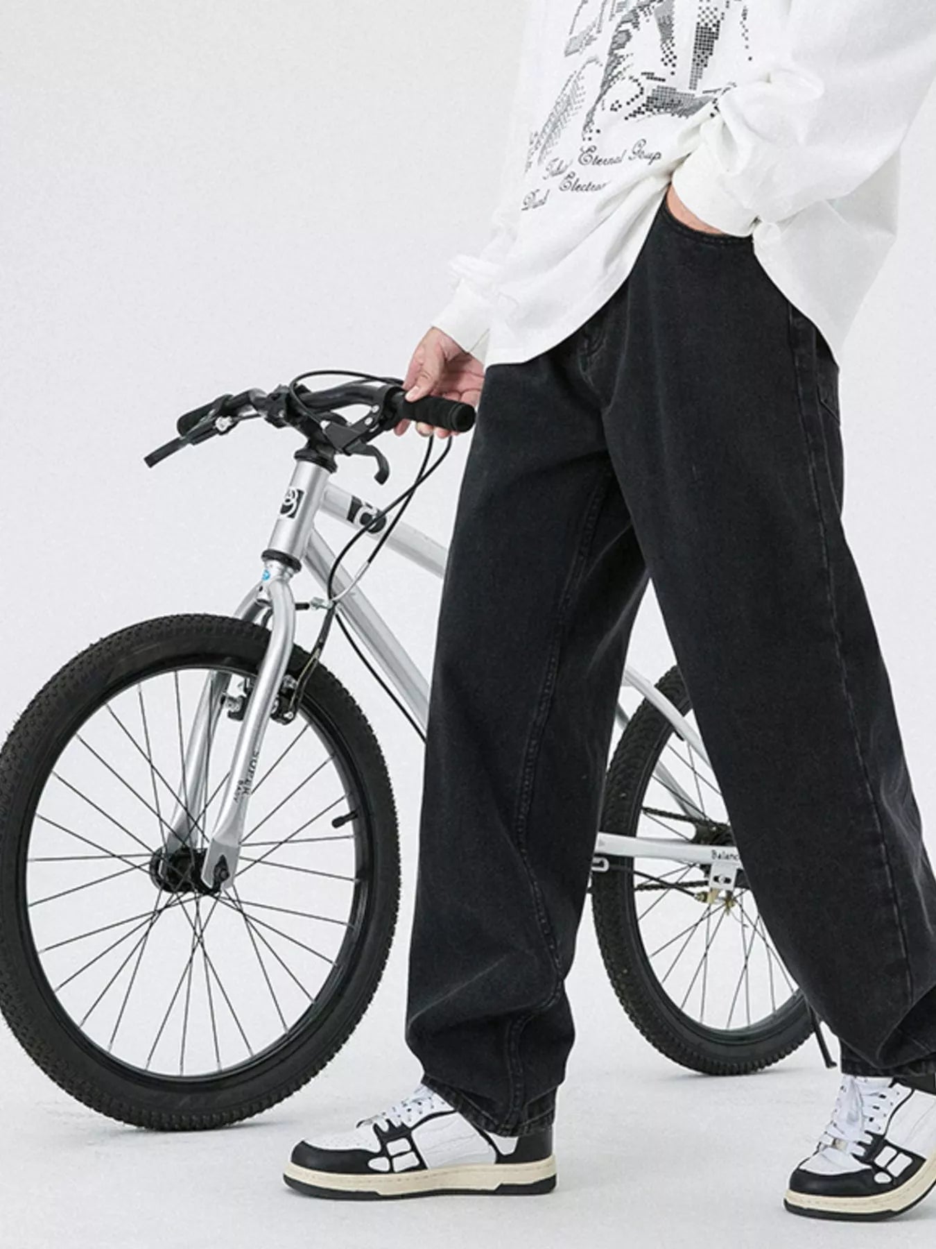 Men's Pocketed Wide Leg Jeans
