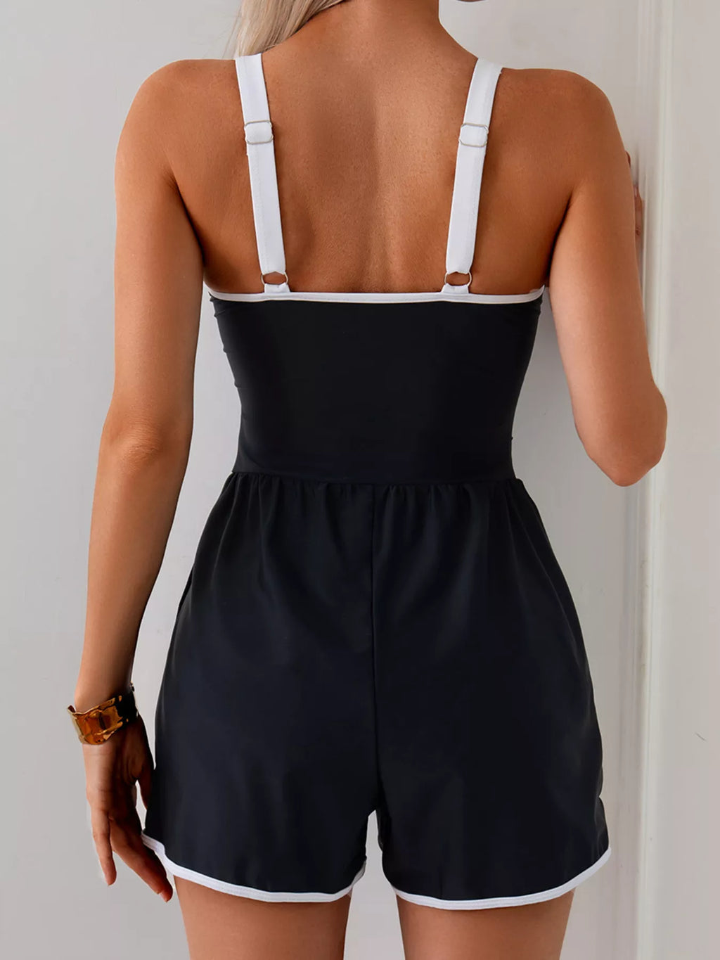 Contrast Trim Scoop Neck One-Piece Swimsuit