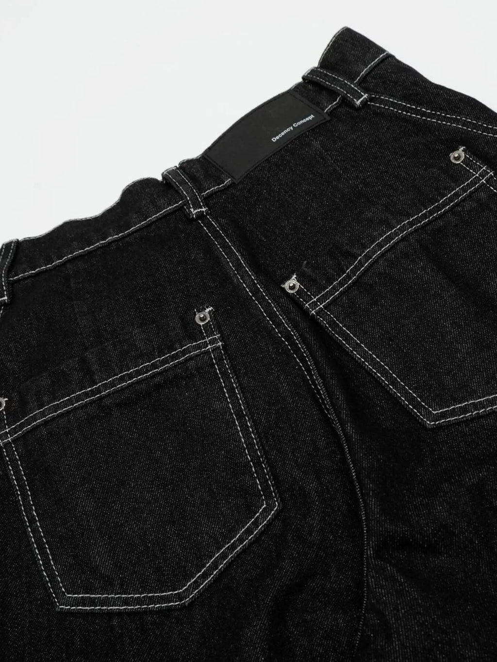 Men's Wide-Leg Jeans with Contrast Stitching