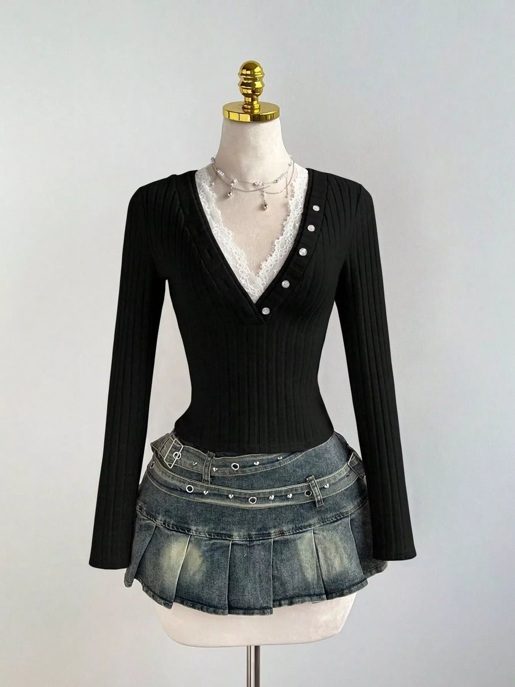 V-Neck Lace Trim Ribbed Knit T-Shirt