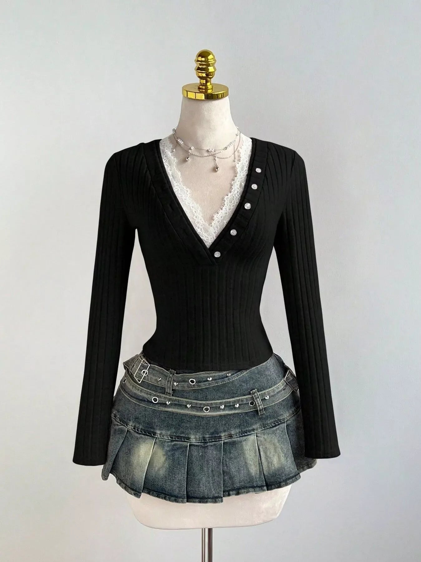 V-Neck Lace Trim Ribbed Knit T-Shirt