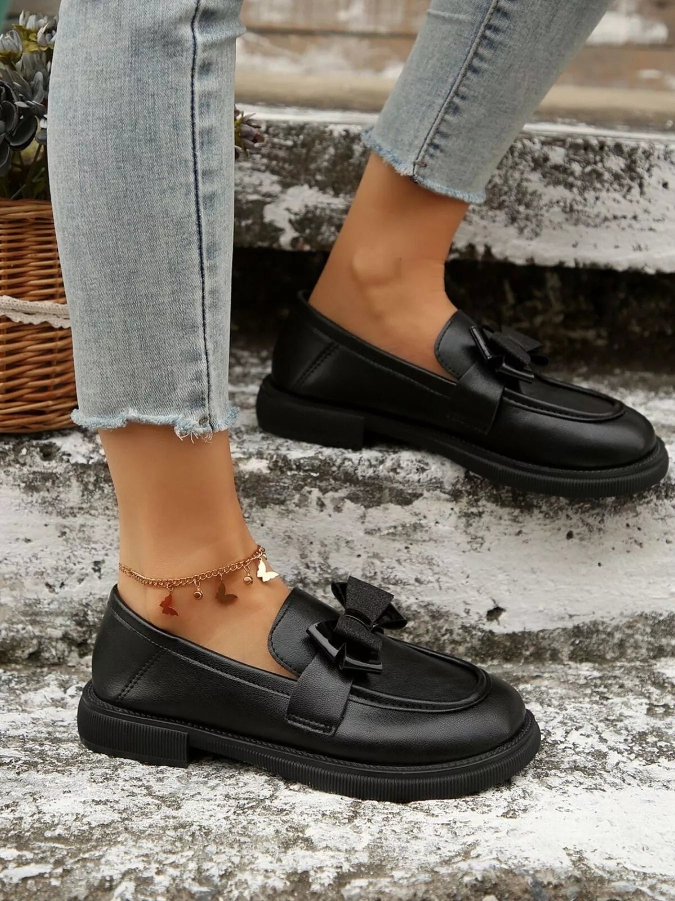 Bow Round Toe Loafers