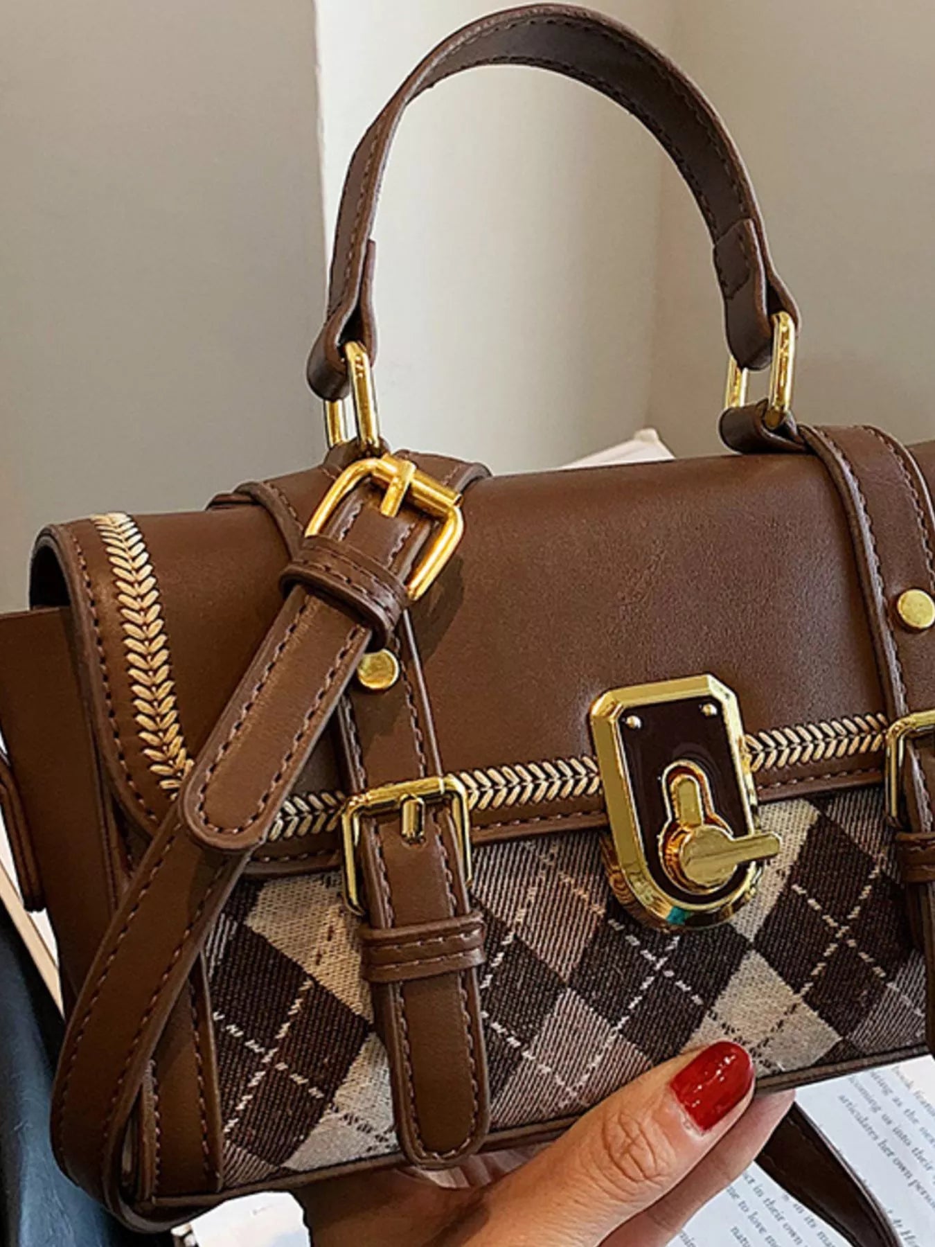 Argyle Pattern Flap Crossbody Bag