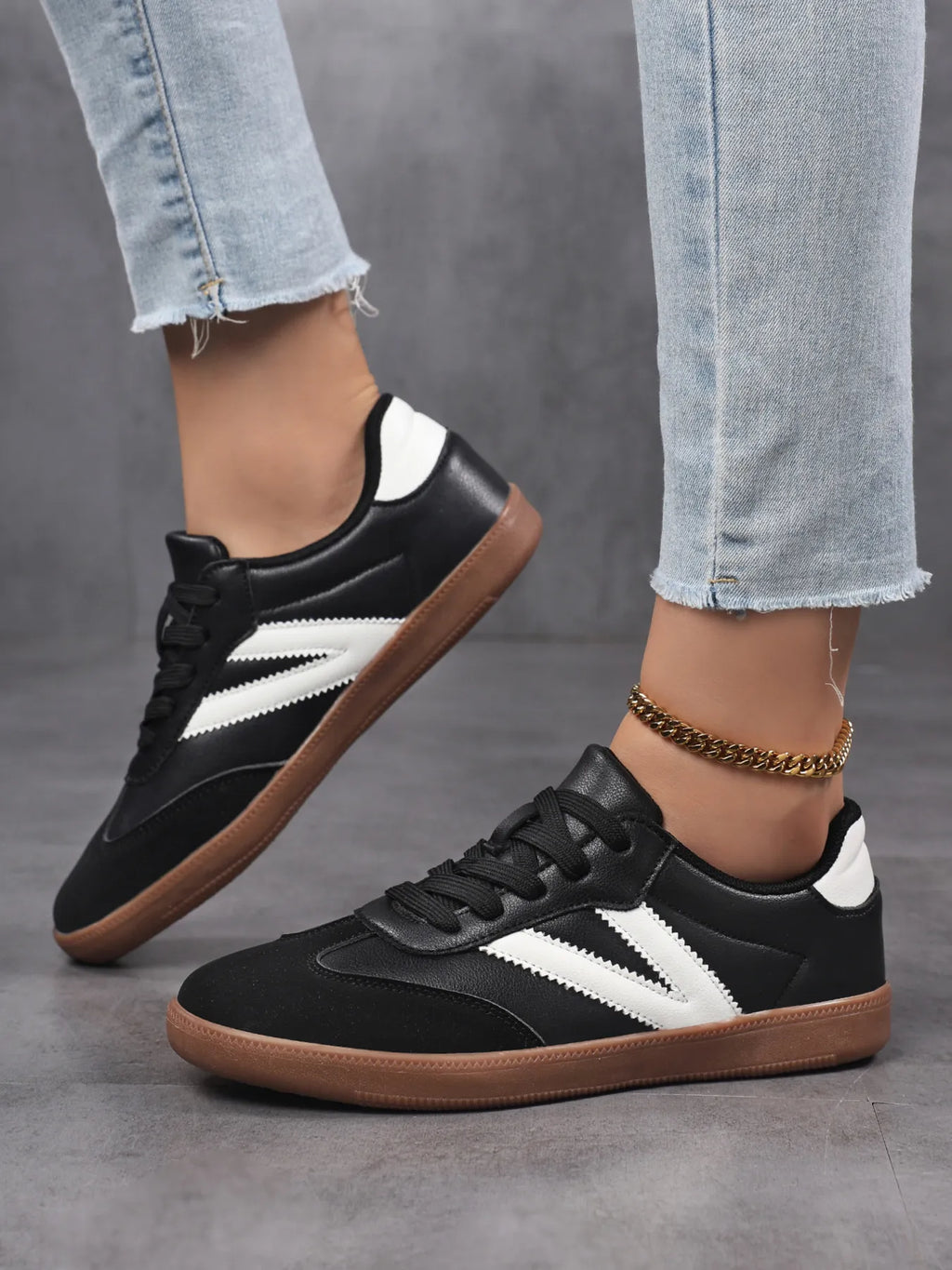 Contrast Round Toe Sneakers