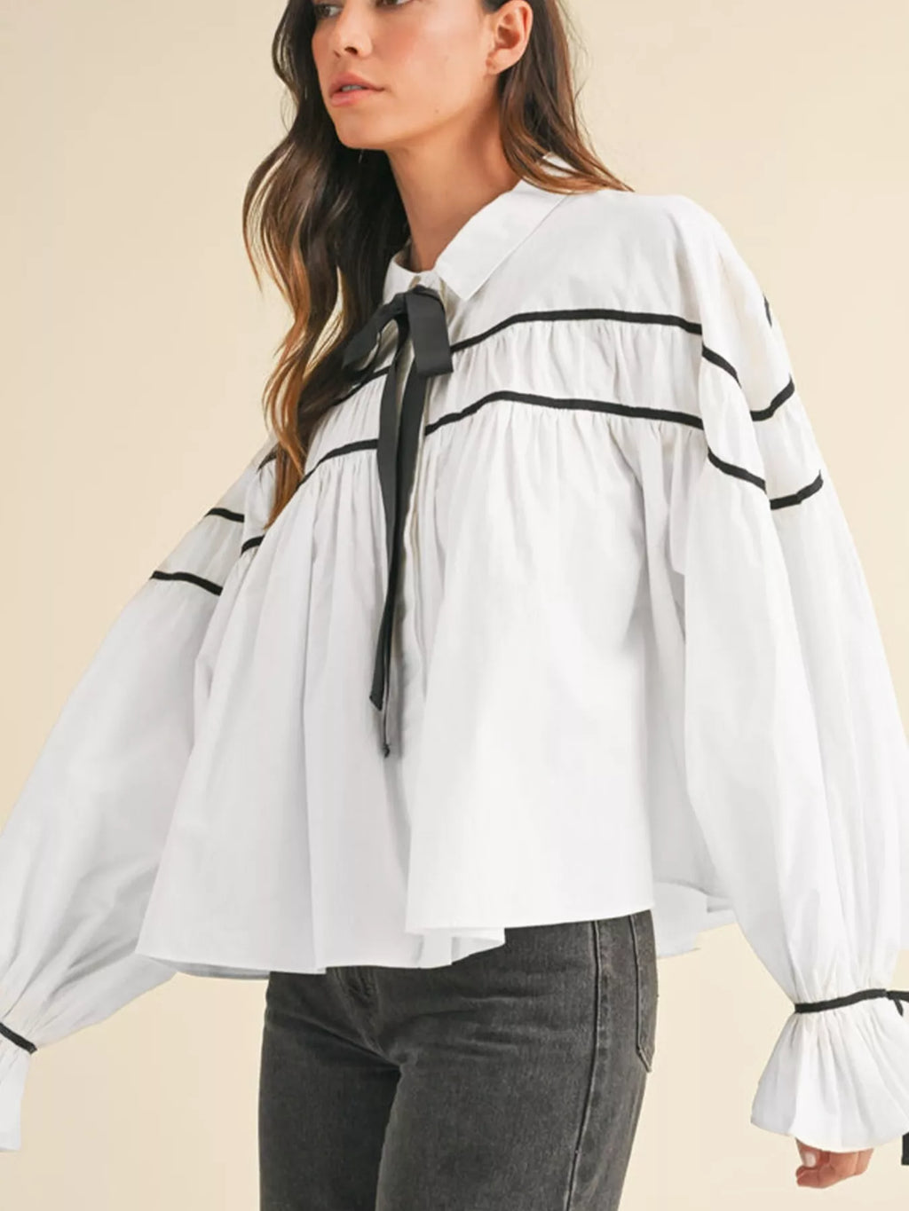 Elegant Contrast Bow-Tie Ruffle Blouse
