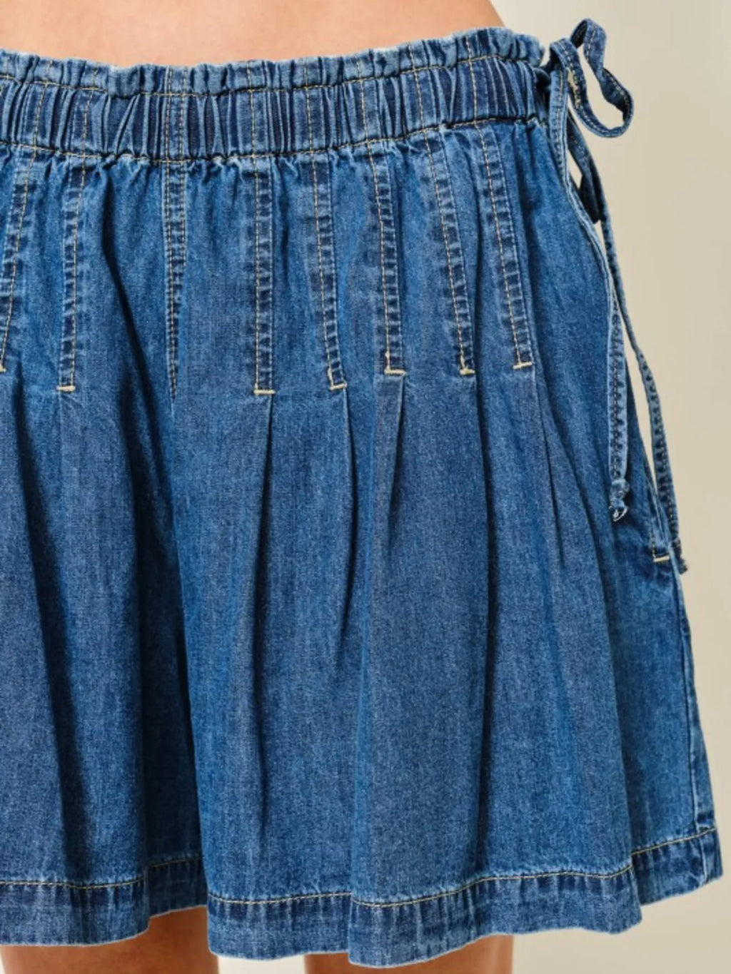 Pleated Elastic Waist Denim Shorts