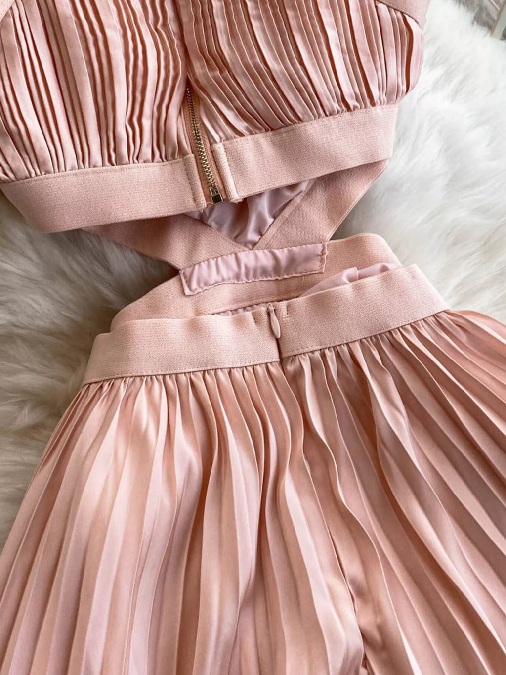 Halter Neck Pleated Maxi Dress