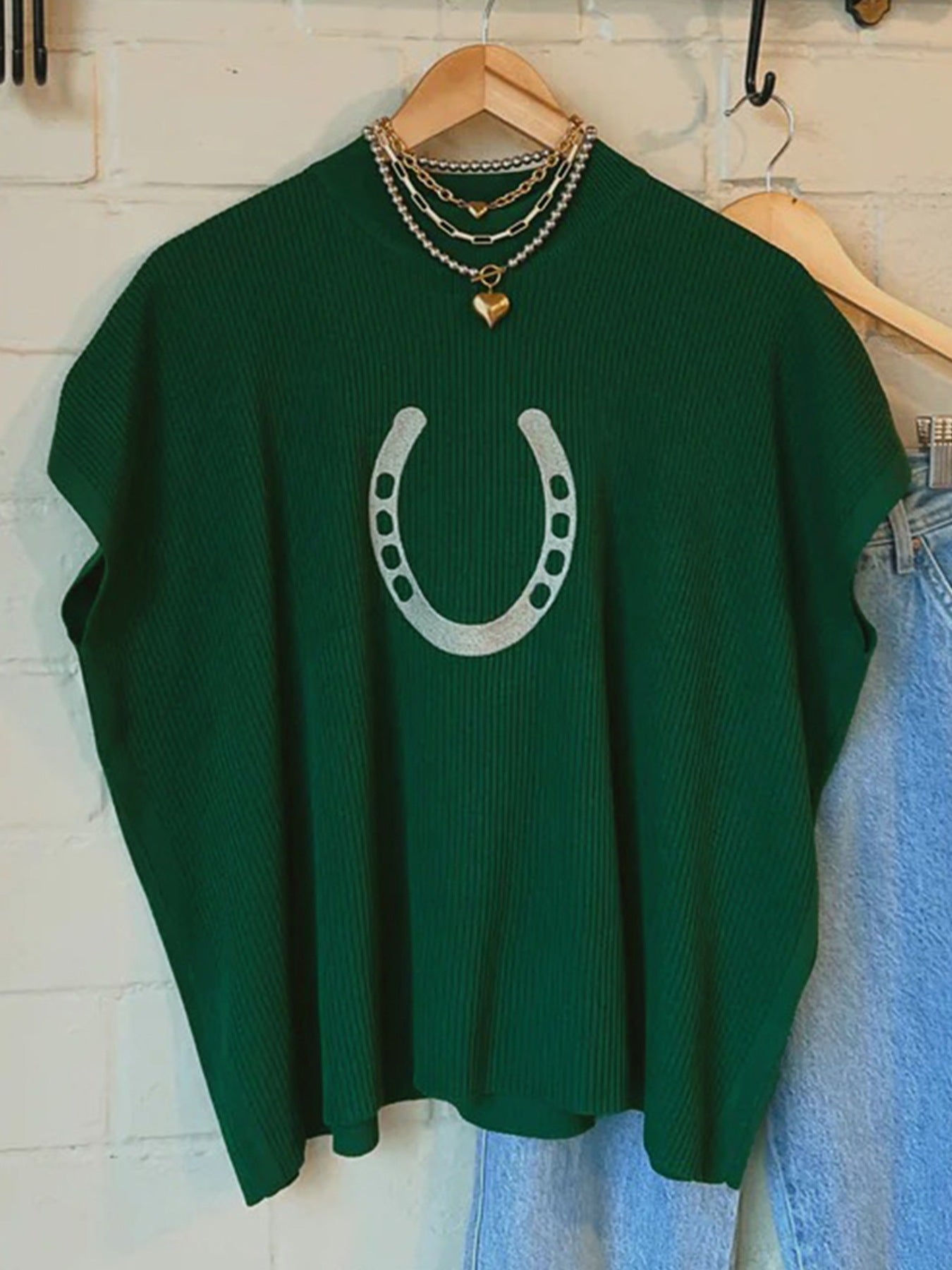 Horseshoe Graphic Short Sleeve Sweater