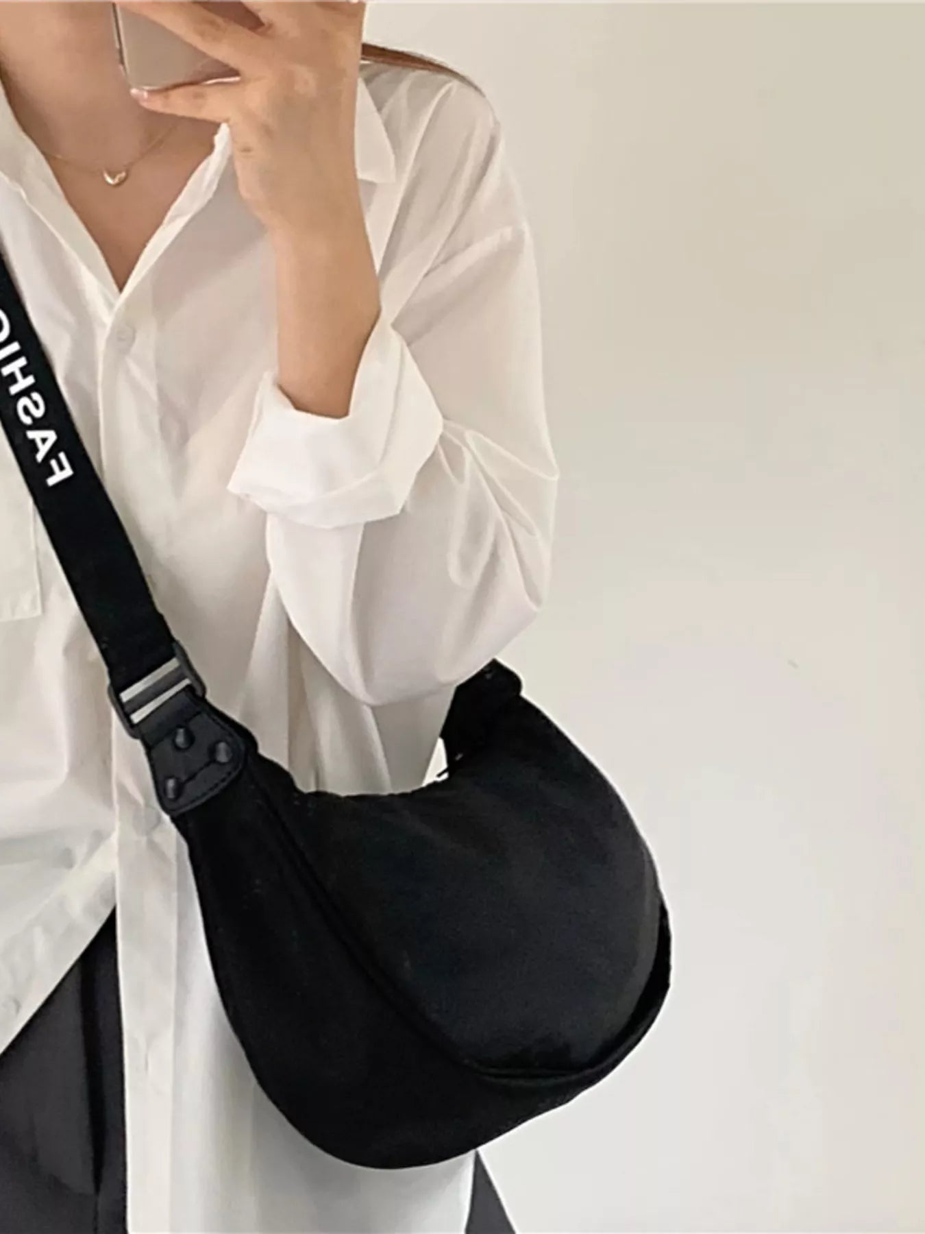 Lightweight Adjustable Strap Crossbody Bag