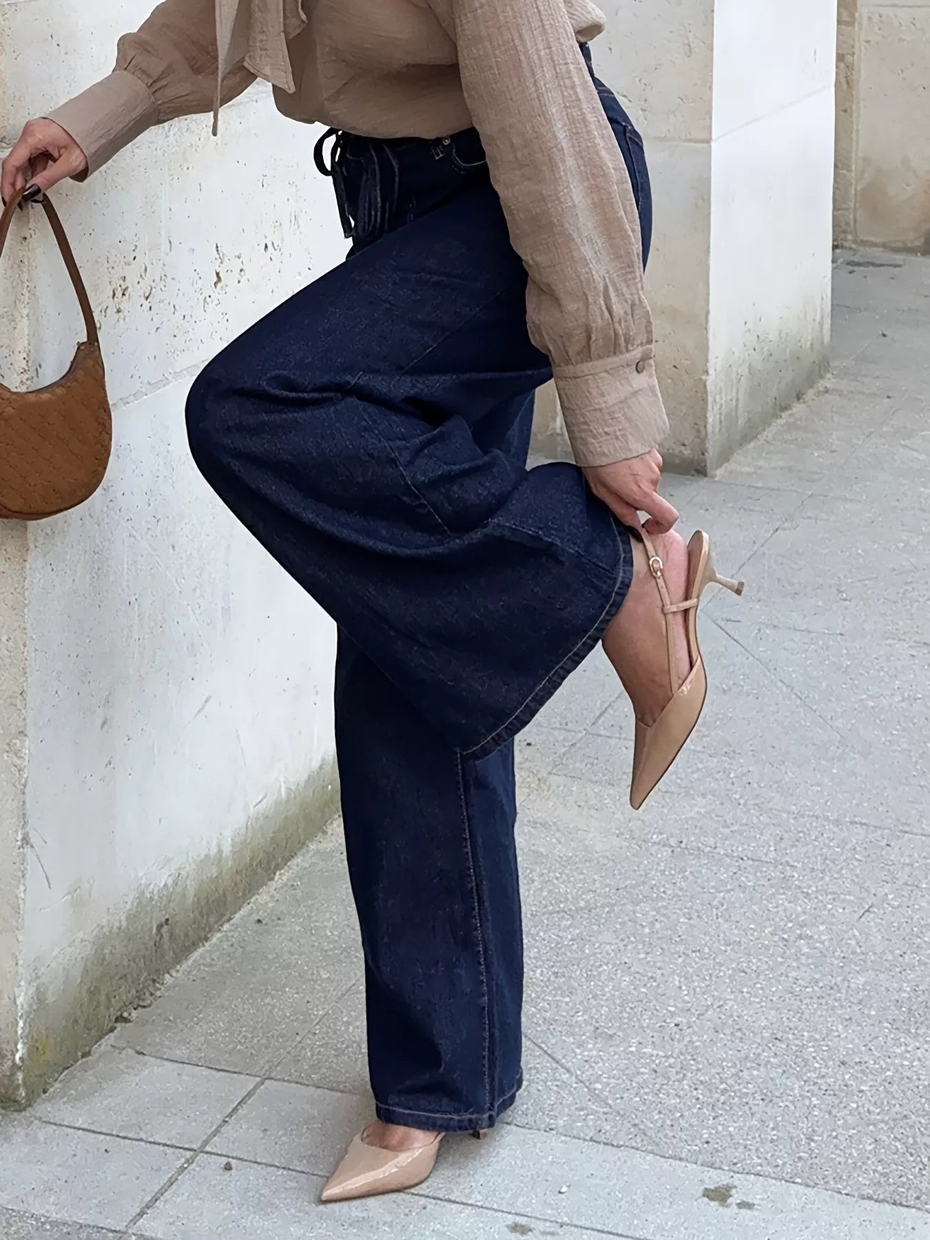 Tied Loose Fit Flare Jeans