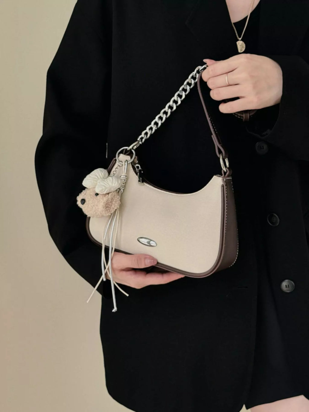 Contrast Trim Shoulder Bag