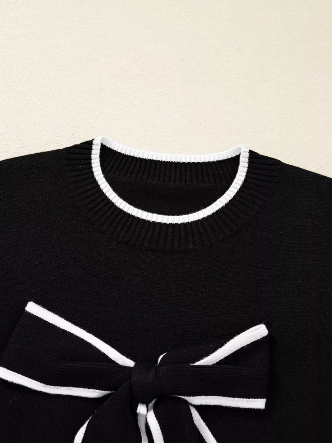 Contrast Trim Bow Accent Holiday Cropped Sweater