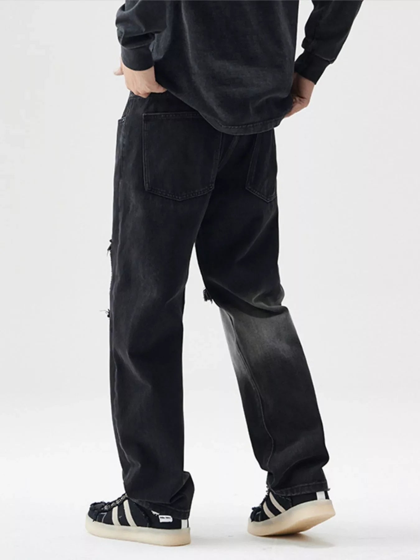 Men's Distressed Loose Fit Jeans