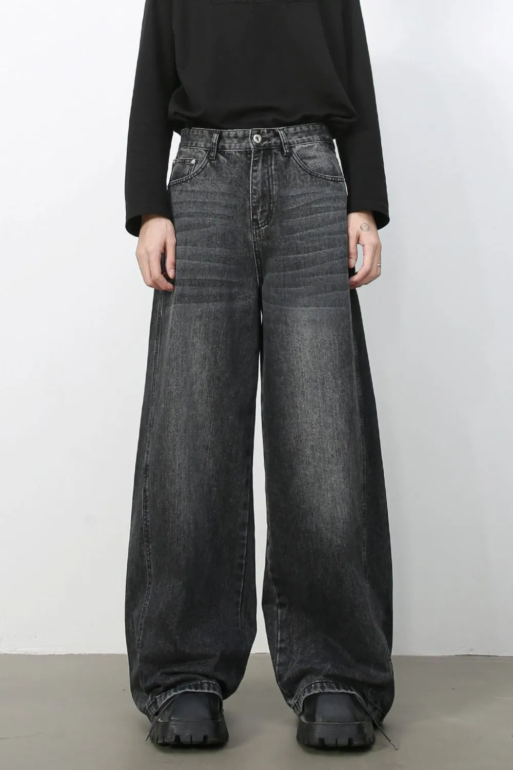 Men's Wide Leg Jeans