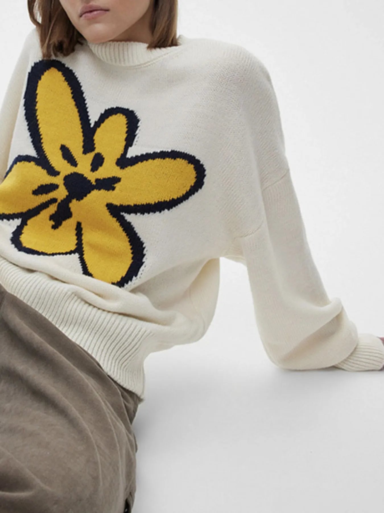 Flower Ribbed Hem Round Neck Sweater