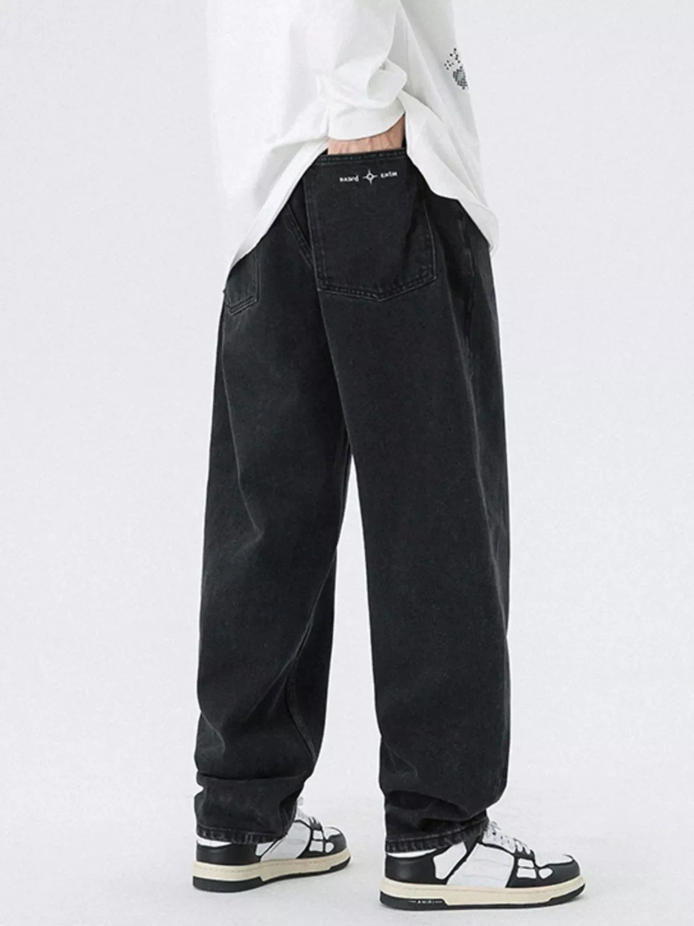 Men's Pocketed Wide Leg Jeans