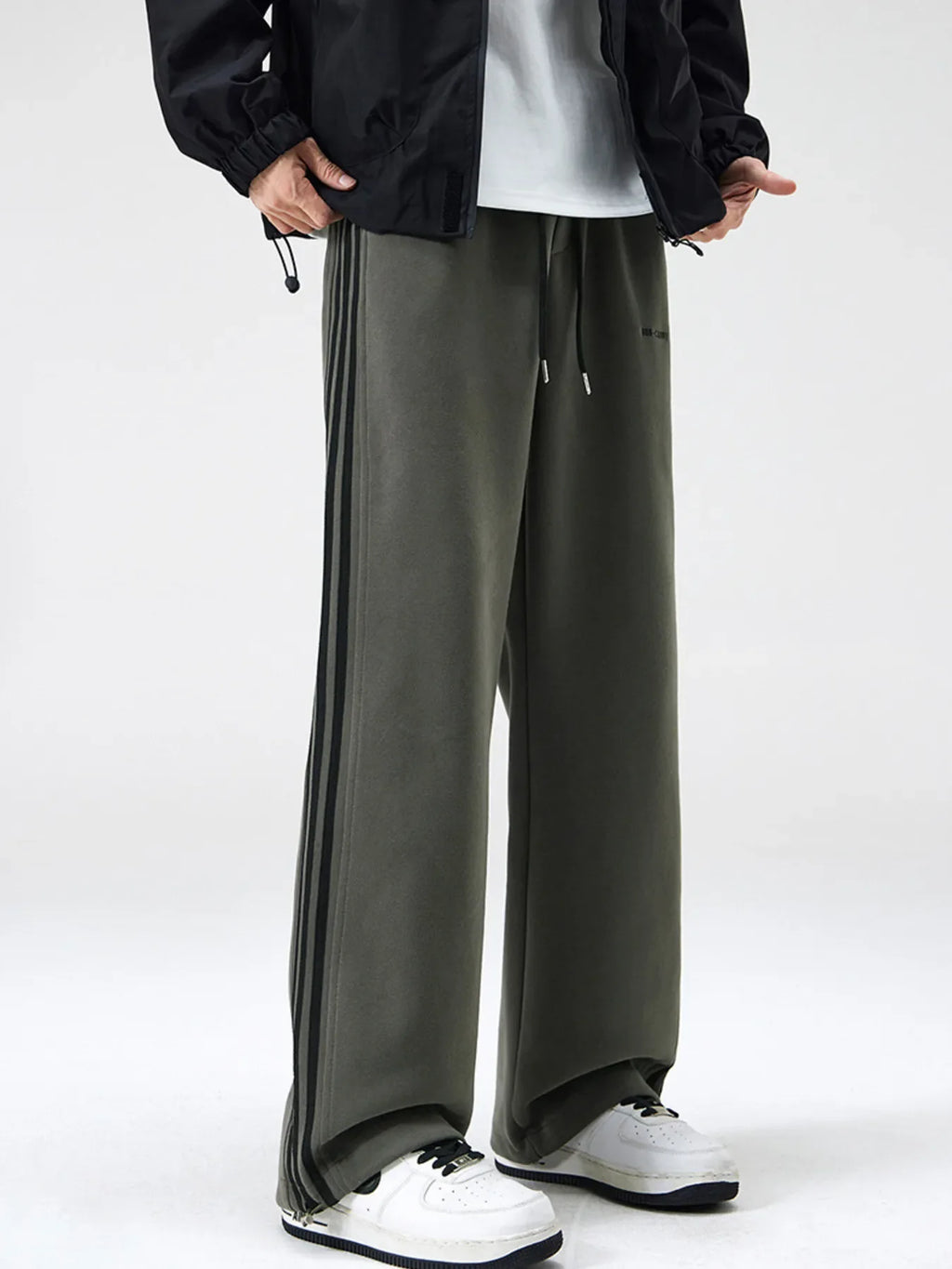 Men's Plus Size Relaxed Fit Pants with Side Stripes