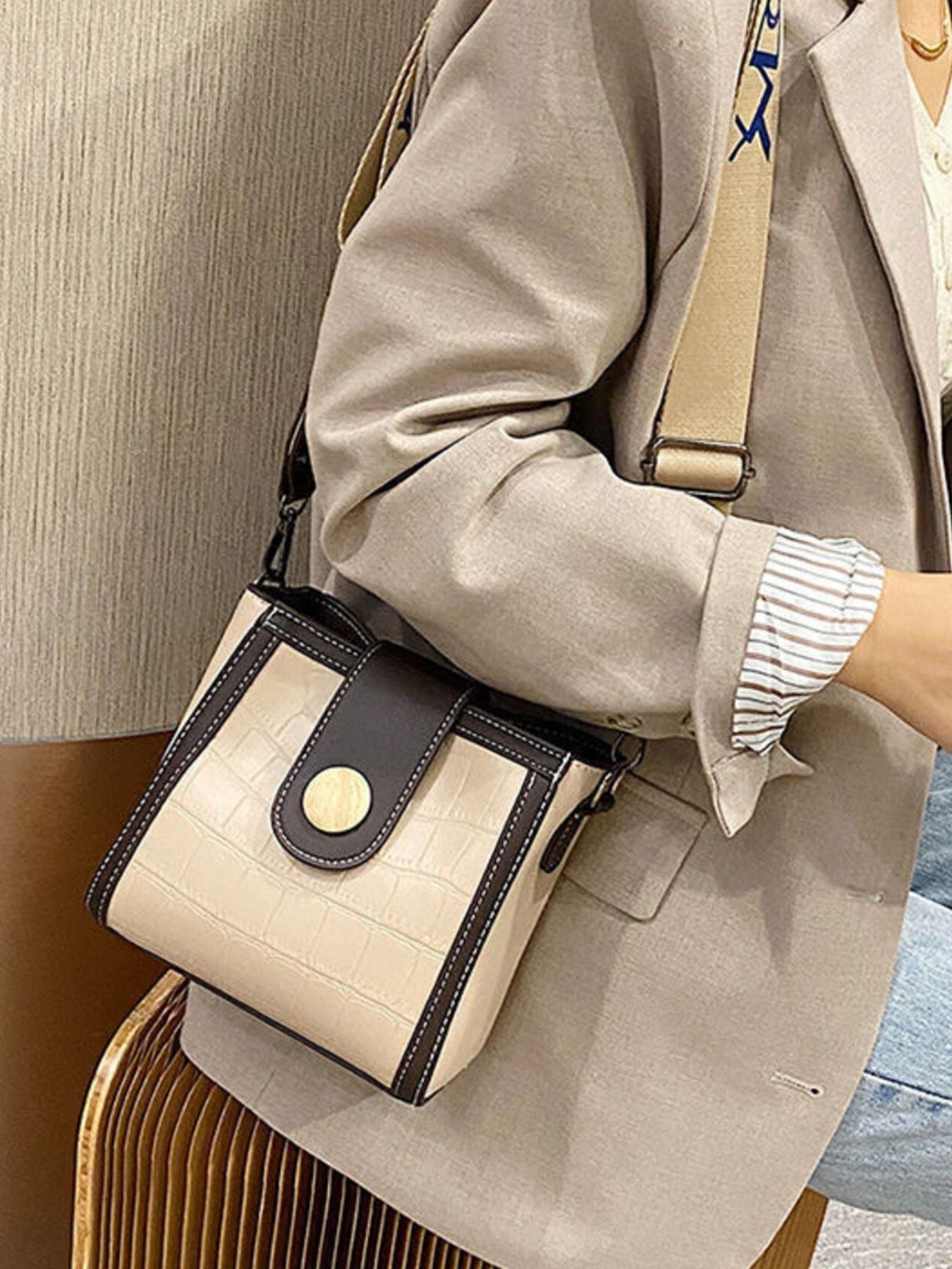 Crocodile Pattern Wide Strap Crossbody Bag