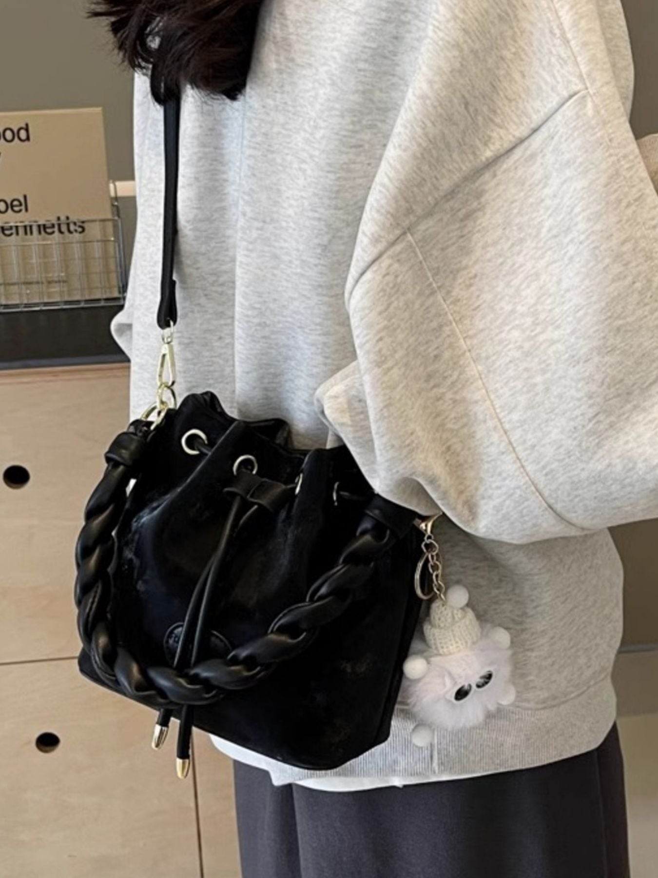 Chunky Chain Trim Drawstring Bucket Crossbody Bag