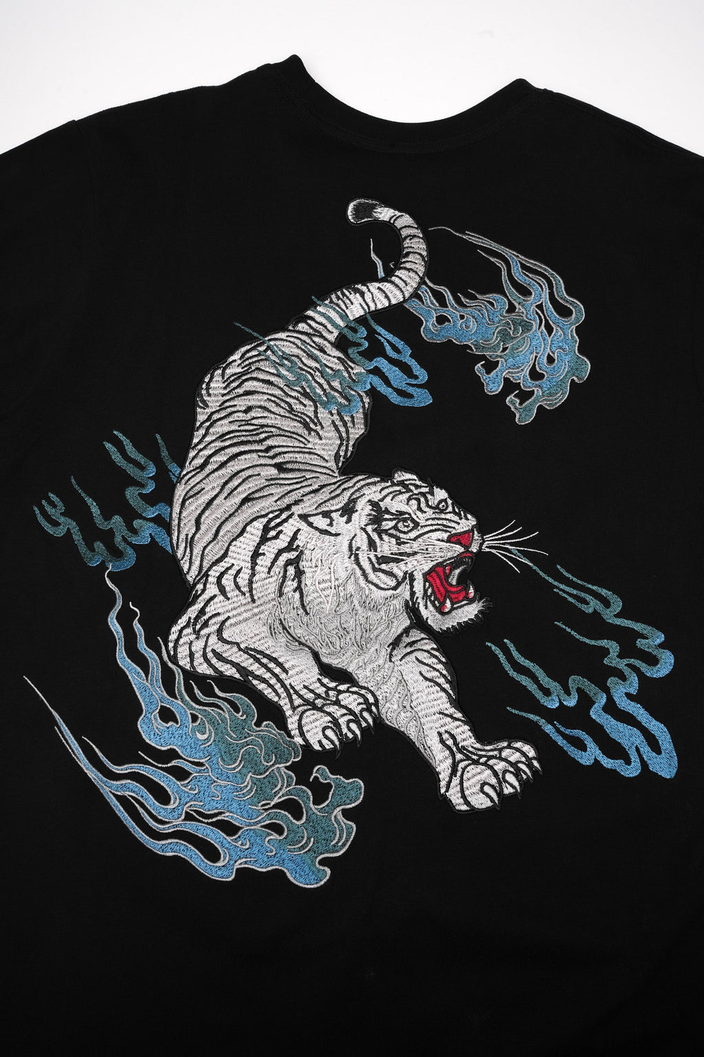 ET9817 Flaming White Tiger Embroidered Tee