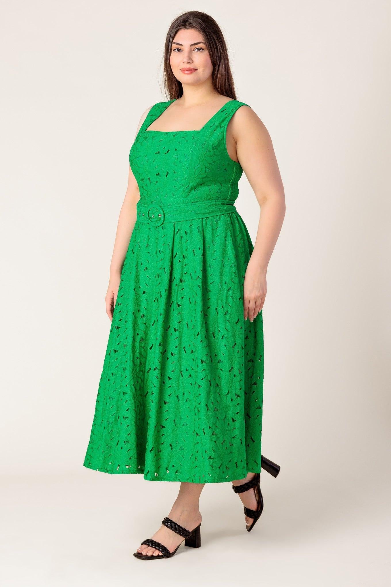 DAFFODILS & DAYDREAMS WOVEN LACE MIDI DRESS