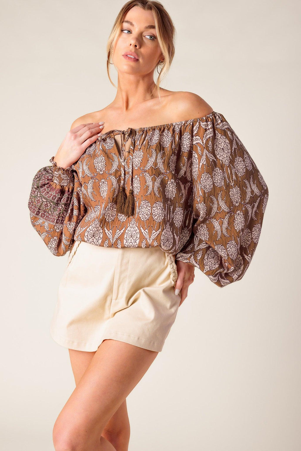 BE ALRIGHT WOVEN TOP