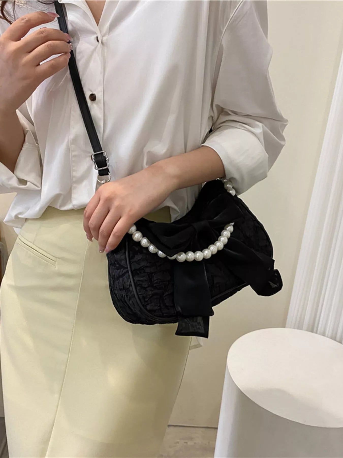 Bow Pearl Chain Crossbody Bag