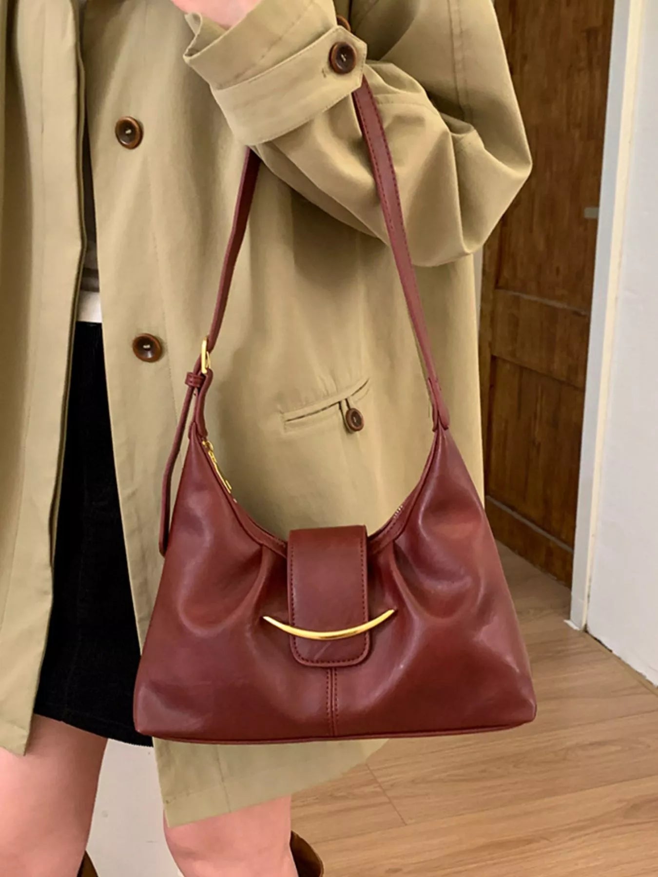 Buckle Adjustable Strap Crossbody Bag