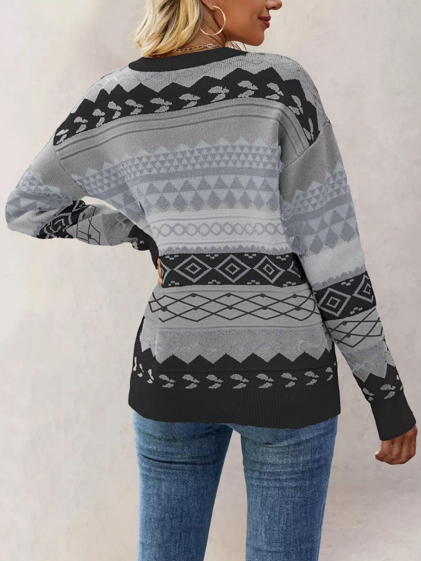 Geometric Pattern Round Neck Sweater