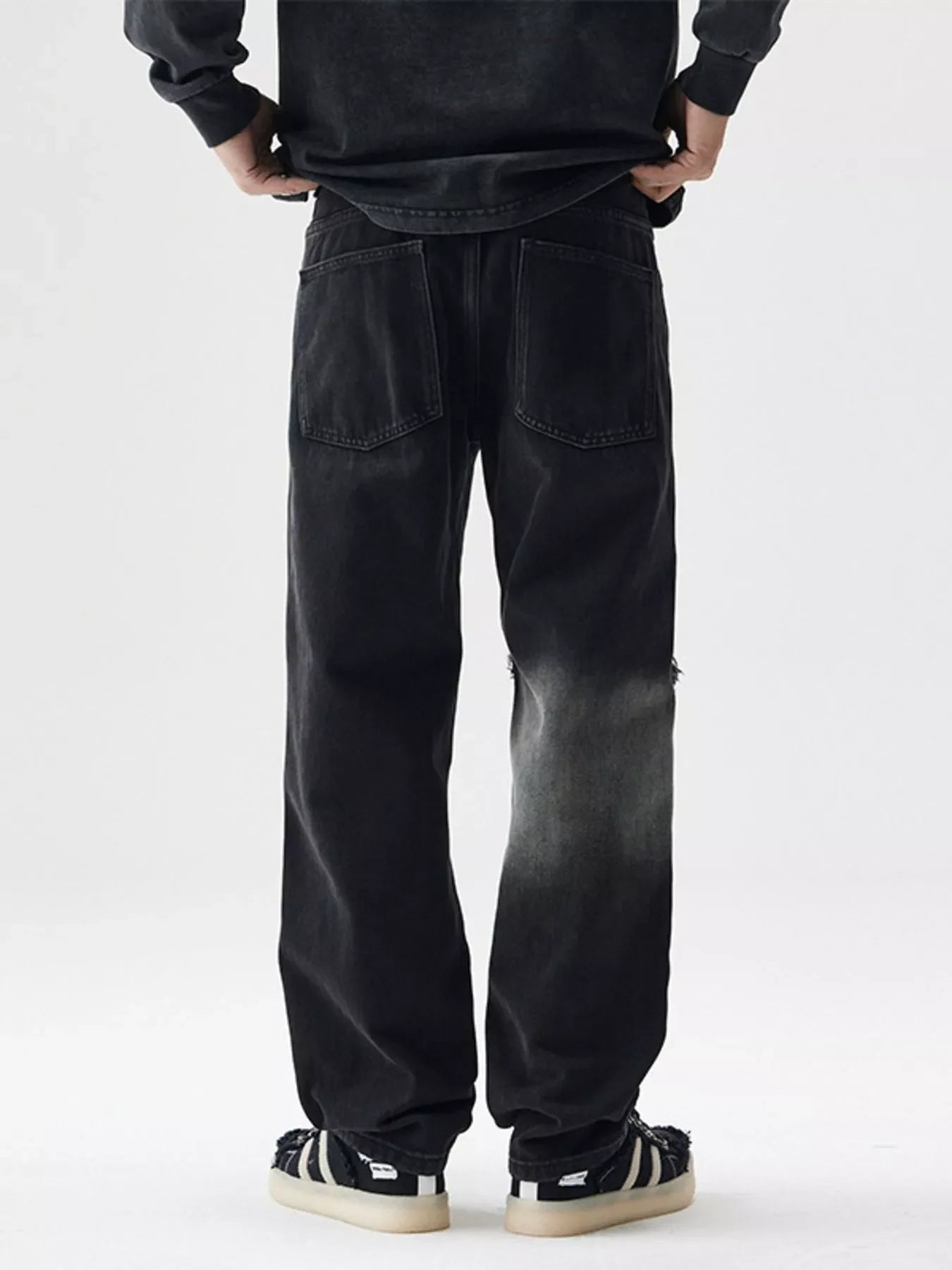Men's Distressed Loose Fit Jeans