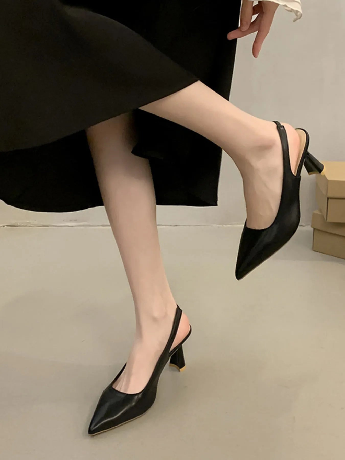 Point Toe Mid Heels Pumps
