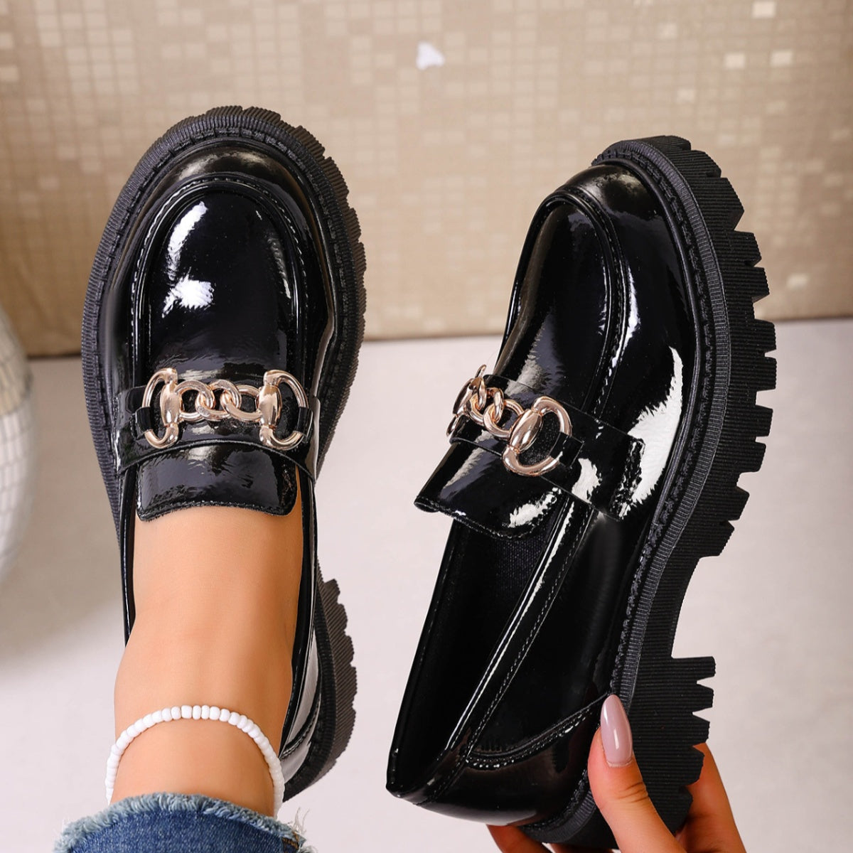 Chain Decor Round Toe Loafers
