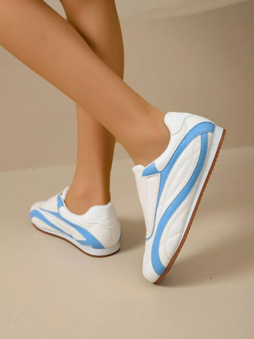 Contrast Round Toe Sneakers
