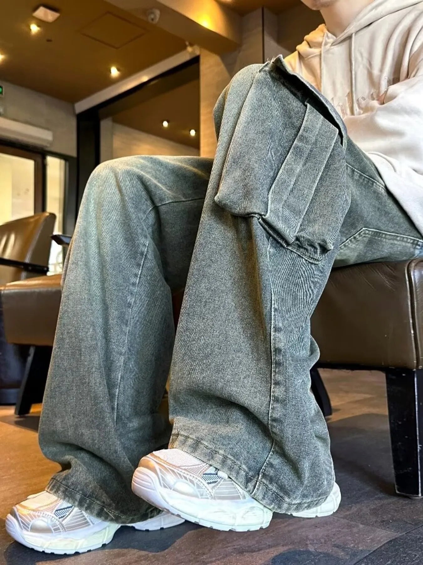 Men's Vintage Wash Wide Leg Cargo Jeans
